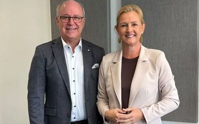 ÖTK-Präsident Mag. Kurt Frühwirth mit Abg. z. NR Petra Tanzler